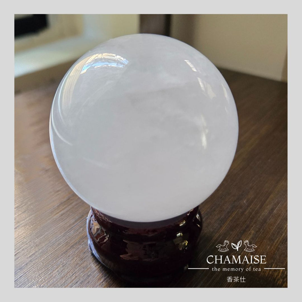 【送底座】 天然白水晶球 | 天然礦石打磨 | 風水小物 | 家居風水 | 辦公室擺件 | 家具裝飾擺件 | 淨化避邪擋煞